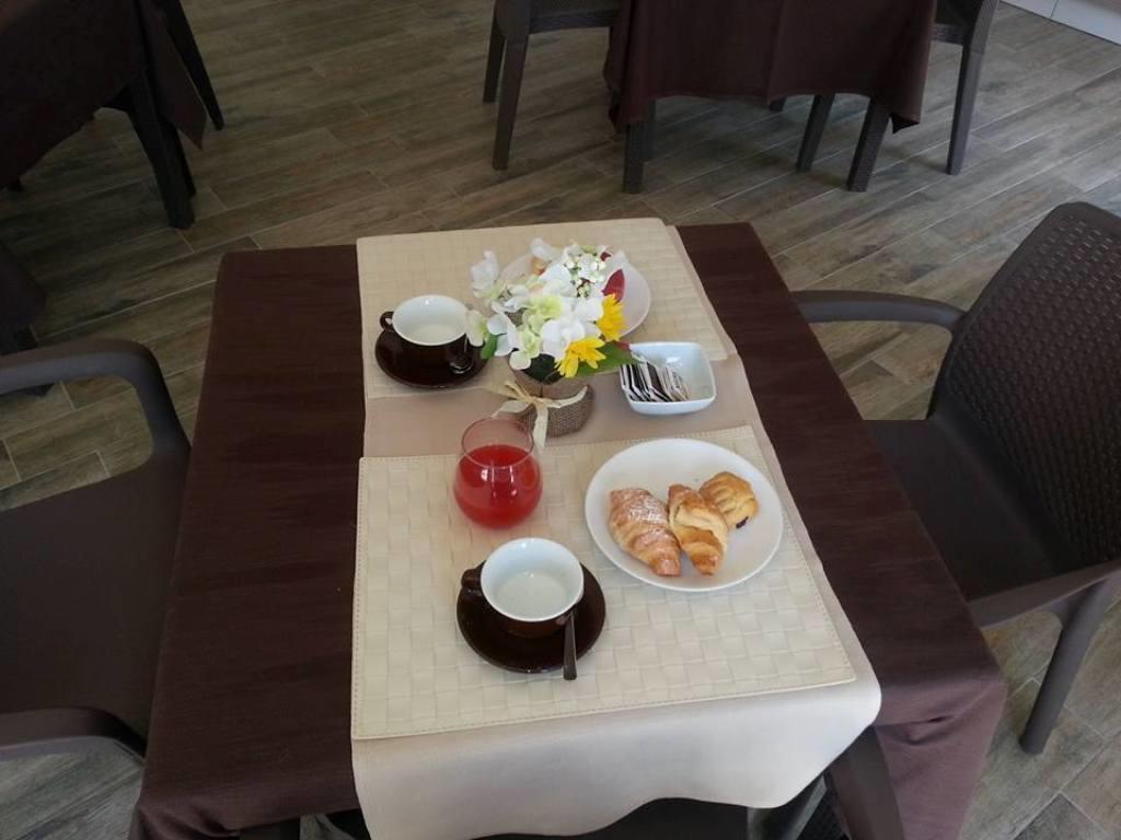 Chrismare Hotel Mazzeo Bagian luar foto