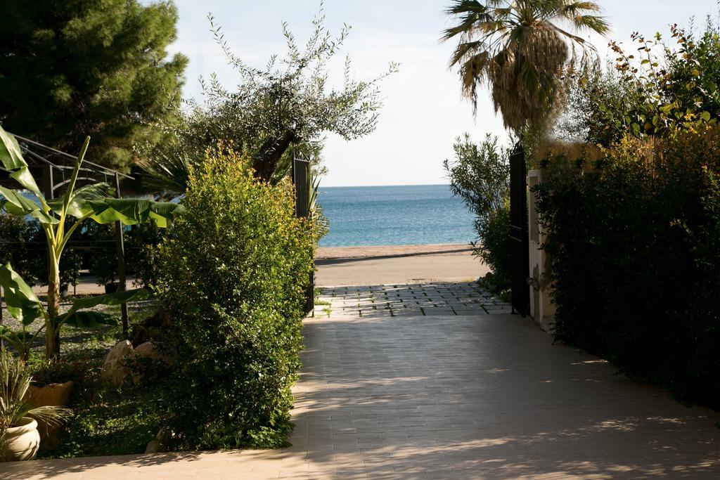 Chrismare Hotel Mazzeo Bagian luar foto