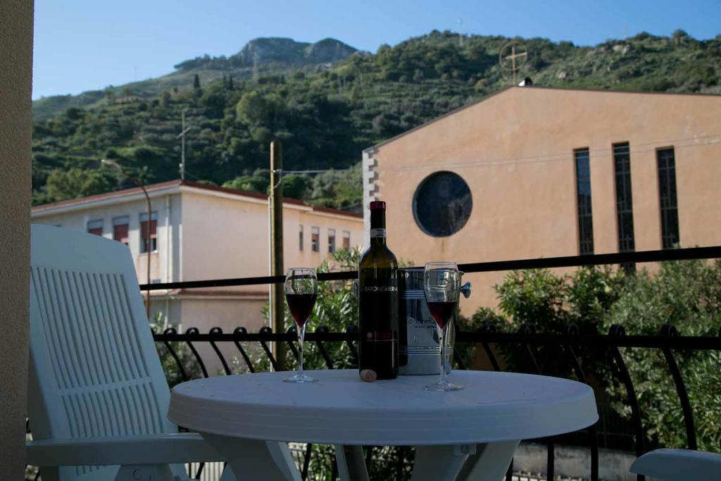 Chrismare Hotel Mazzeo Bagian luar foto