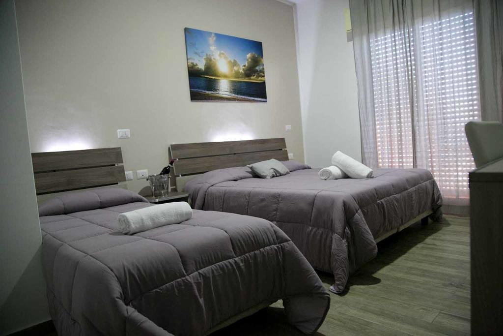 Chrismare Hotel Mazzeo Bagian luar foto