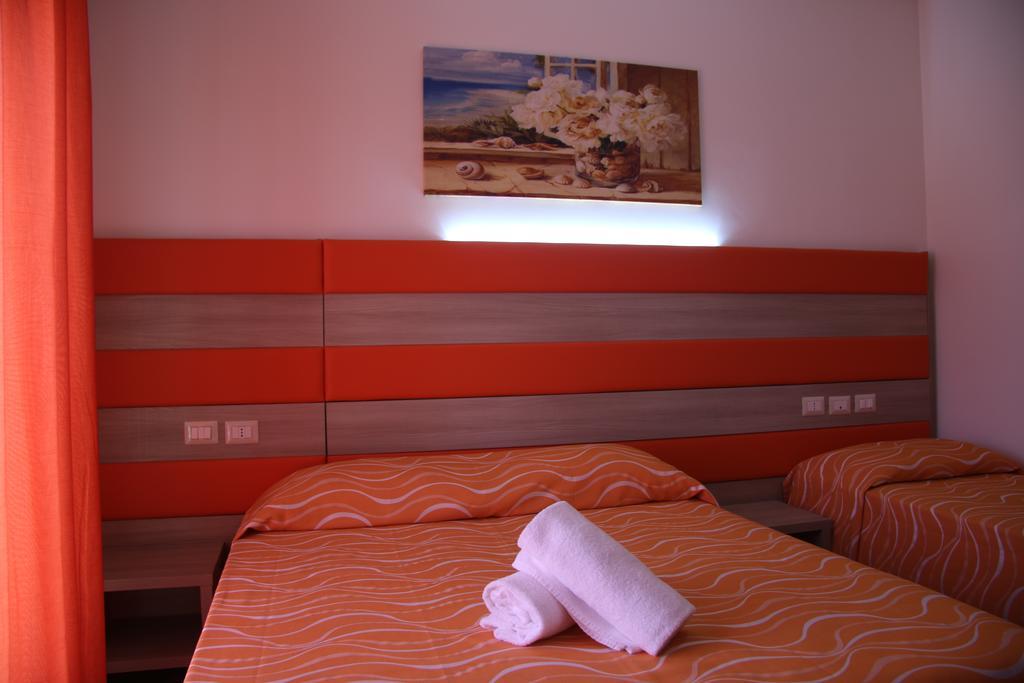 Chrismare Hotel Mazzeo Bagian luar foto