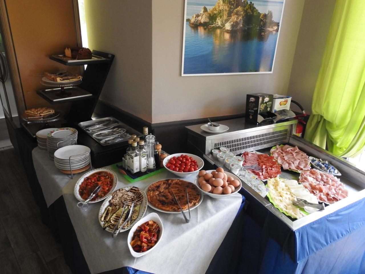 Chrismare Hotel Mazzeo Bagian luar foto