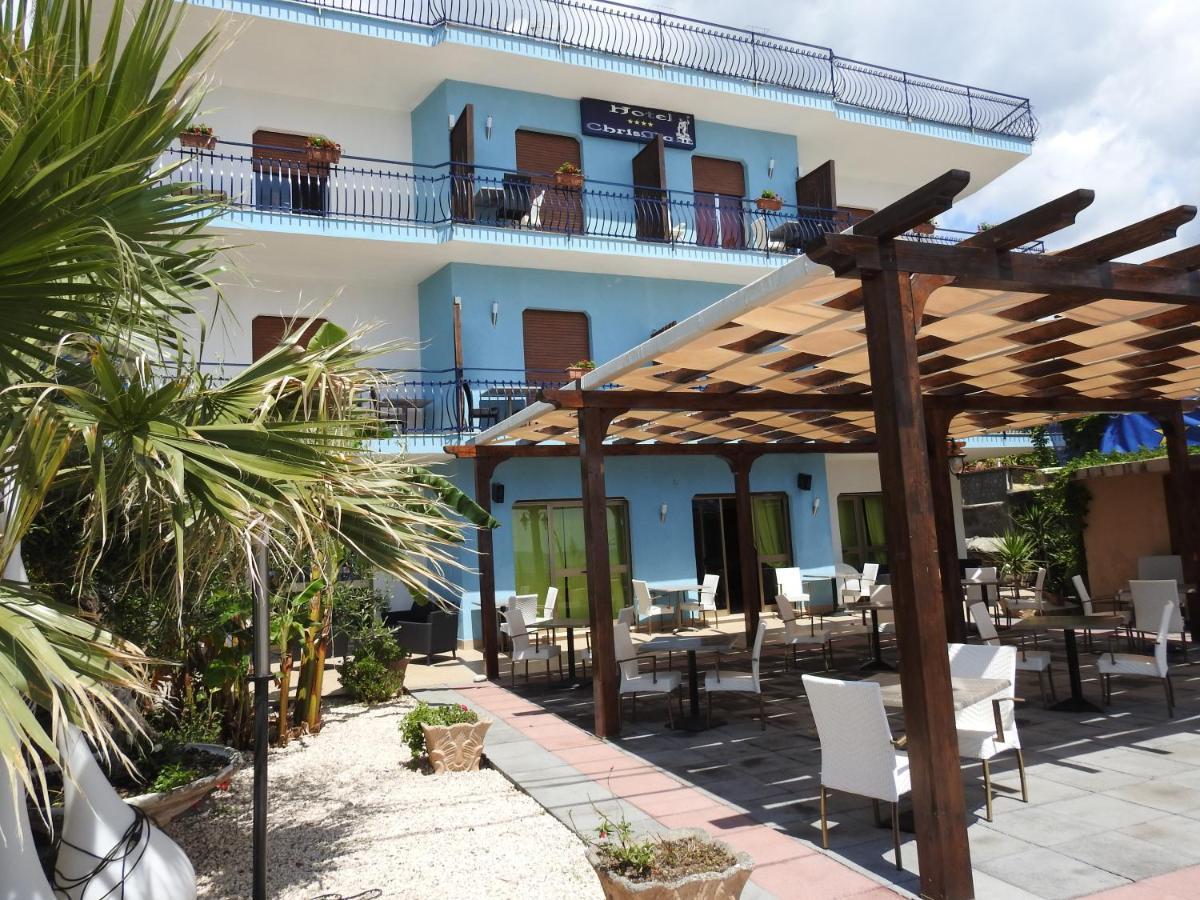 Chrismare Hotel Mazzeo Bagian luar foto