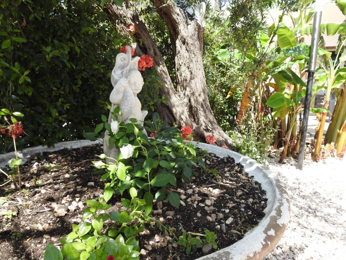 Chrismare Hotel Mazzeo Bagian luar foto