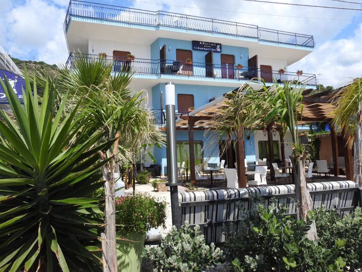 Chrismare Hotel Mazzeo Bagian luar foto